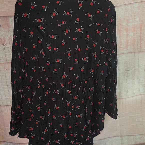 Torrid Rose Print Long Sleeve Blouse - Picture 4 of 8